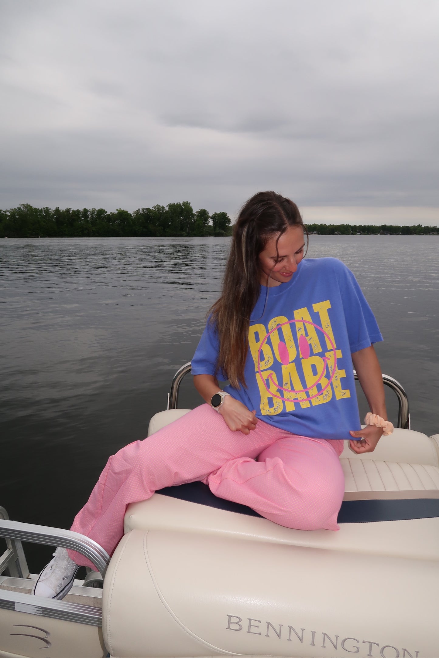 boat babe graphic tee