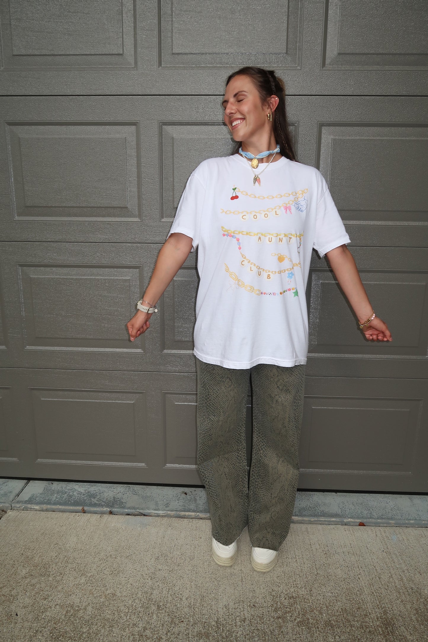 cool aunt club graphic tee