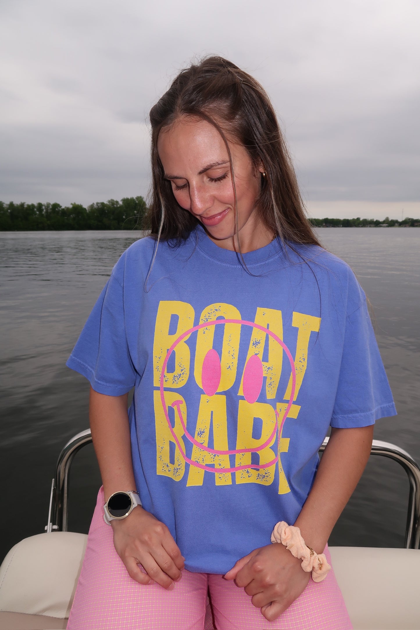 boat babe graphic tee
