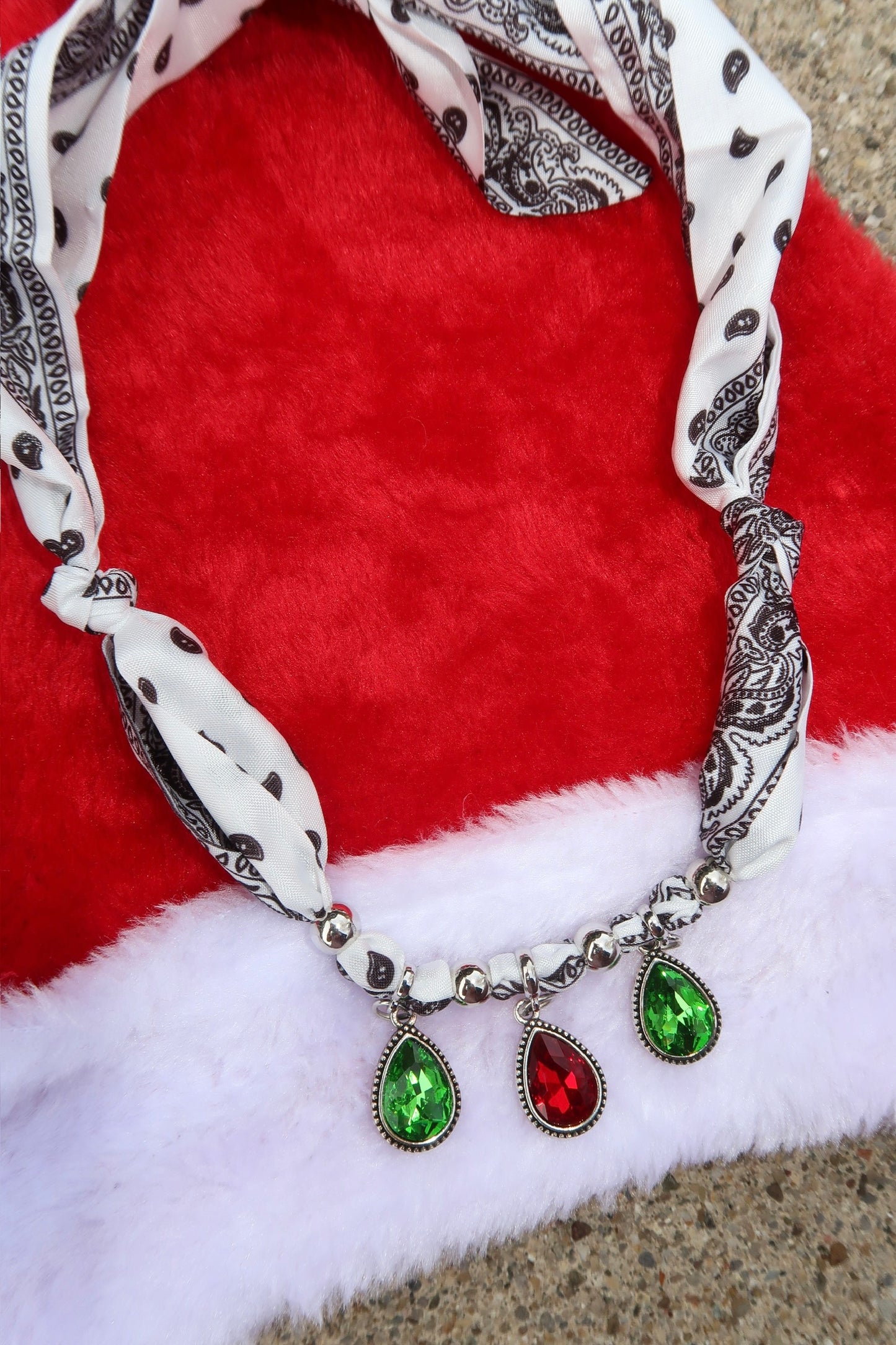 christmas drip scarf necklace